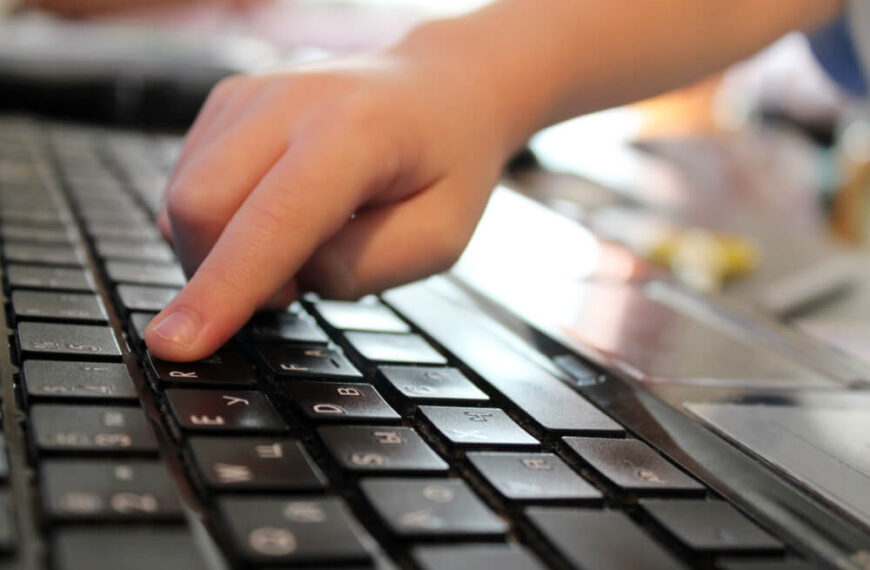 Ochrona prywatności online – jak bezpiecznie poruszać się w sieci